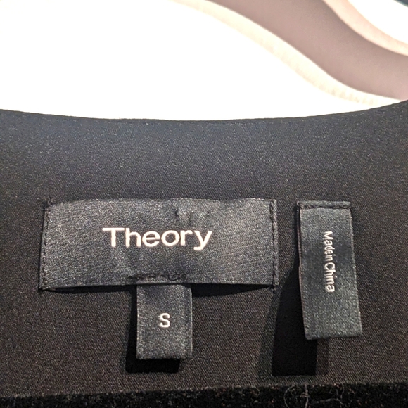 THEORY Jastrid 100% Silk Ruffle Front Blouse - Picture 4 of 11